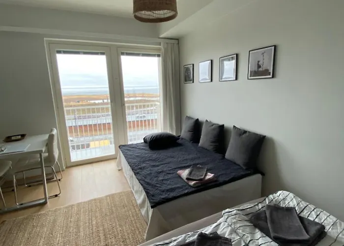 New Studio With Lake View